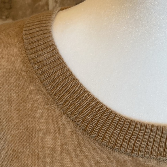 GAP tan sweater vest. Crew-neck. Size Large tall. Lightweight. - Picture 5 of 12